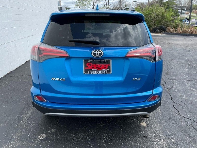 2018 Toyota RAV4 FWD (Natl)